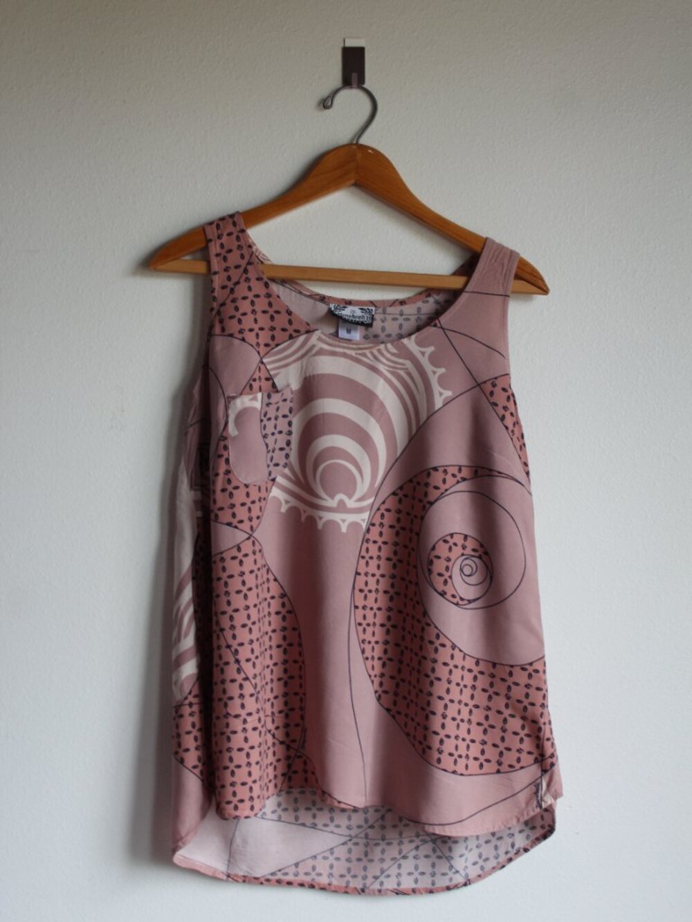 Manuheali'i blouse size Medium